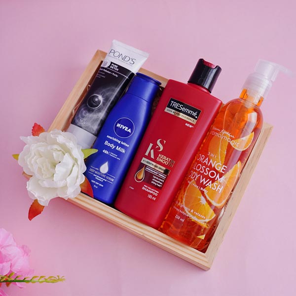 skincare-hamper-for-her_1