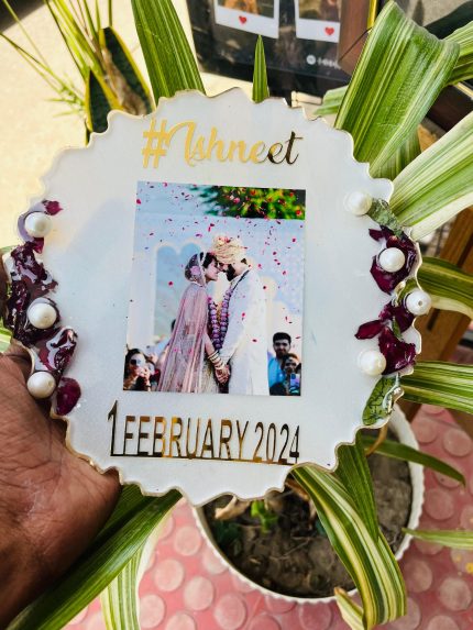 Customised Resin Art With Stand For Family/ Friends